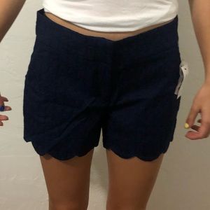 Crown & Ivy Shelby Scalloped Shorts